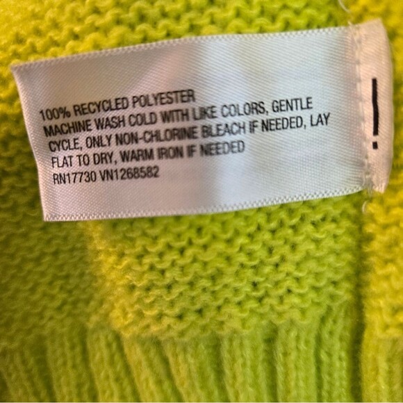 Wild Fable Women's V Neck Fuzzy Sweater Oversized Pullover Vibrant NWT Sz M - Picture 9 of 13